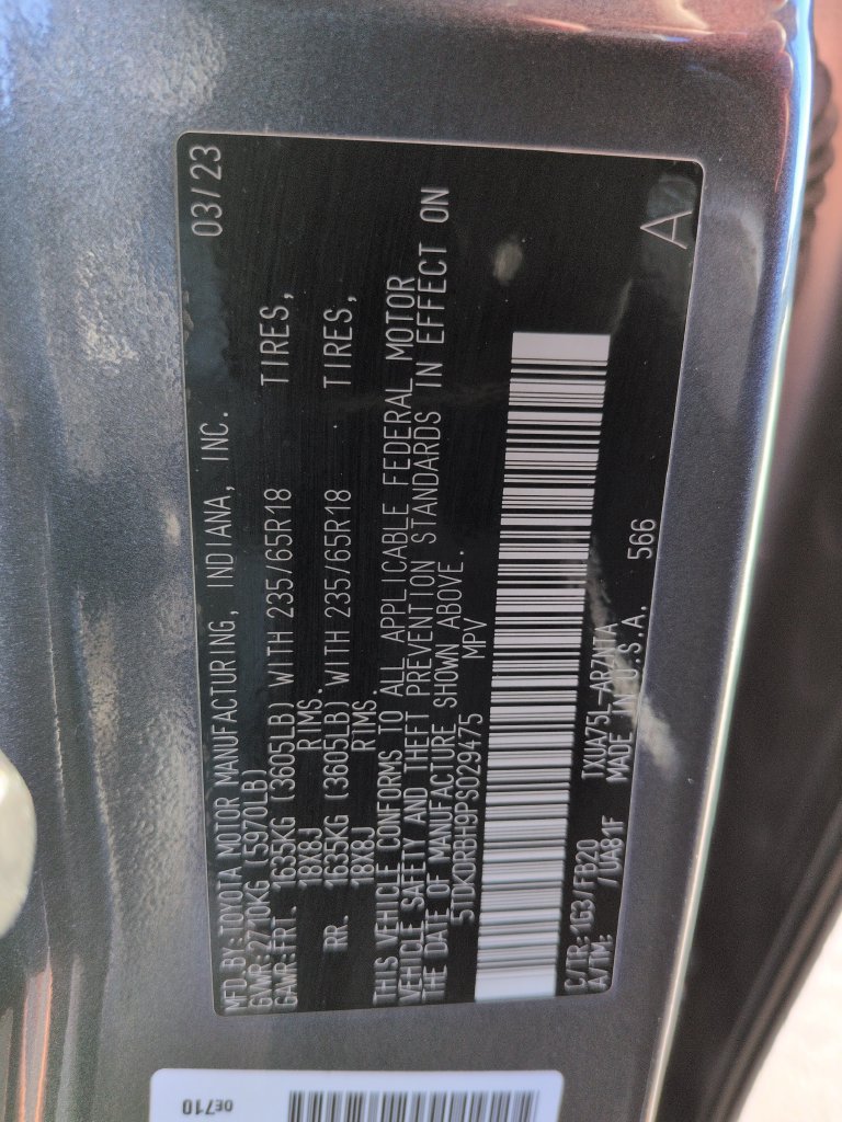 Used 2023 Toyota Highlander LE AWD/4WD image 29