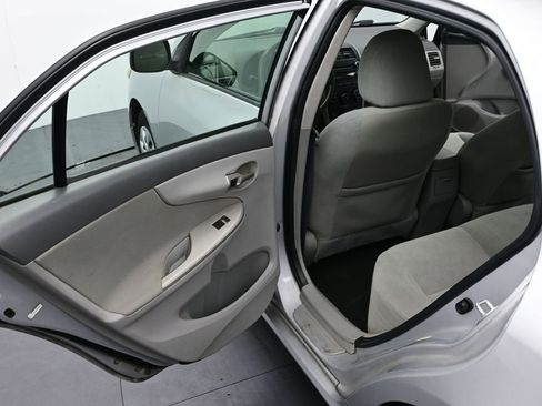 Used 2010 Toyota Corolla LE image 13