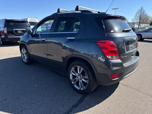 Used 2019 Chevrolet Trax LT w/ Sun & Sound Package AWD/4WD image 2