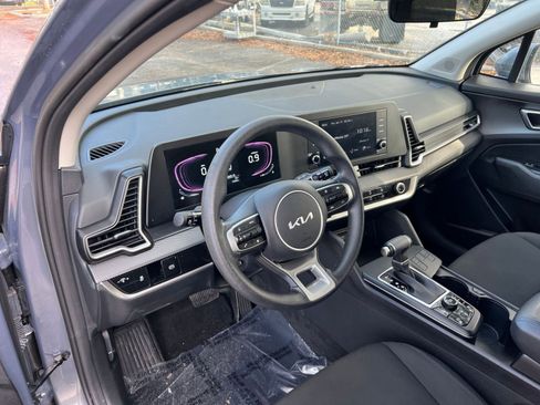 Used 2025 Kia Sportage LX image 28