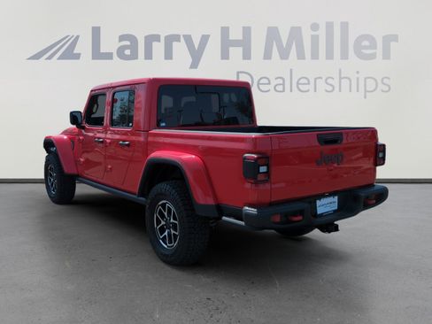 New 2025 Jeep Gladiator Rubicon w/ Steel Bumper Group image 3