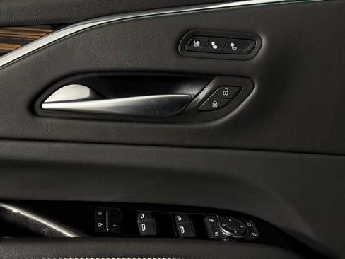 Used 2023 Cadillac Escalade ESV Premium Luxury image 16