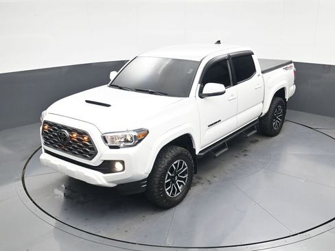 Used 2023 Toyota Tacoma TRD Sport image 28