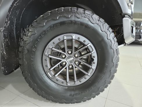 Used 2020 Ford F150 Raptor w/ Equipment Group 802A Luxury AWD/4WD image 9