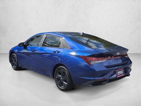 Certified 2023 Hyundai Elantra SEL FWD image 5