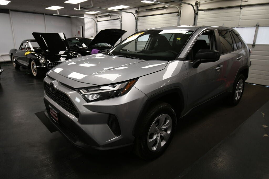 Certified 2025 Toyota RAV4 LE FWD image 4