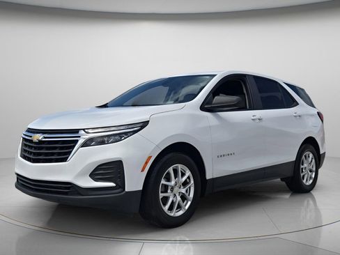 Used 2022 Chevrolet Equinox LS image 7