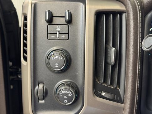 Used 2017 GMC Sierra 3500 Denali w/ Duramax Plus Package image 30