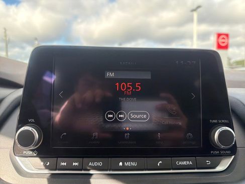 Used 2023 Nissan Rogue SV image 34