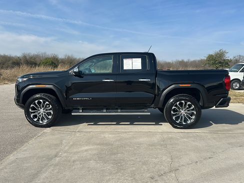 Used 2023 GMC Canyon Denali image 5