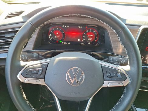 Used 2024 Volkswagen Atlas SEL image 21