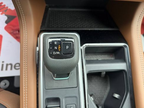 Used 2024 Nissan Pathfinder Platinum FWD image 21