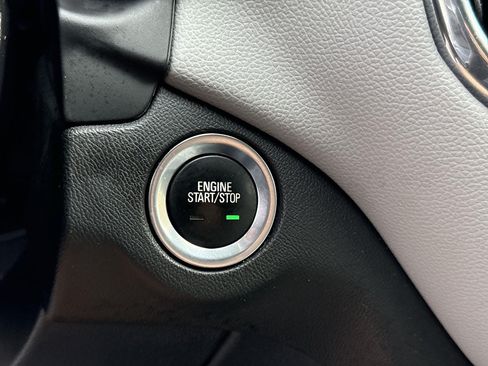 Used 2023 Chevrolet Equinox LS FWD image 15