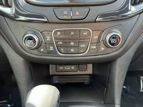 Used 2023 Chevrolet Equinox RS AWD/4WD image 20