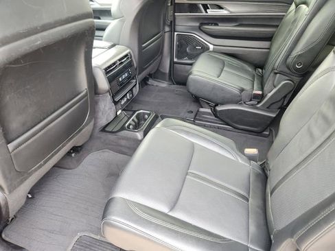 Used 2024 Jeep Wagoneer Series III image 31