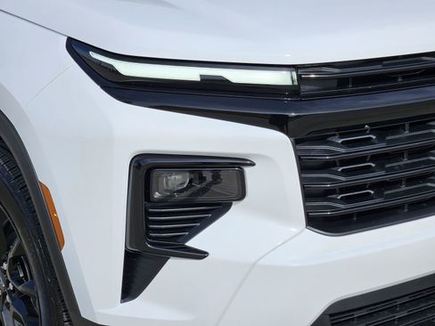 New 2026 Chevrolet Traverse LT w/ Midnight/Sport Edition AWD/4WD image 10