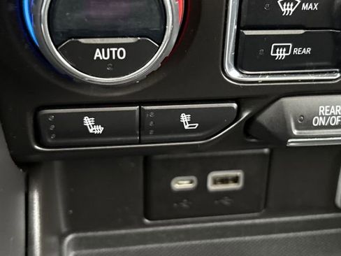 Used 2023 Chevrolet Tahoe Z71 w/ Luxury Package image 18