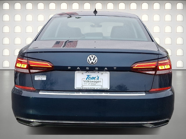 Used 2021 Volkswagen Passat 2.0T SE FWD image 5