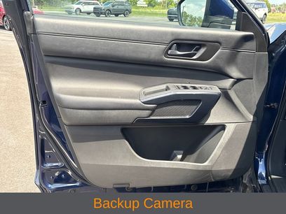 Used 2025 Nissan Pathfinder SV