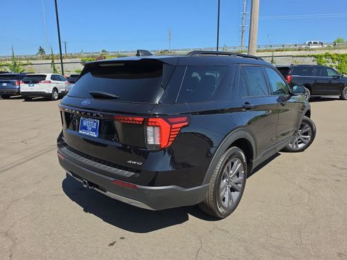 New 2026 Ford Explorer Active w/ Active Comfort Package AWD/4WD image 6