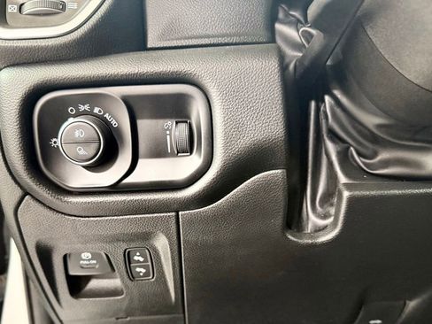 Used 2025 RAM 1500 Big Horn AWD/4WD image 13