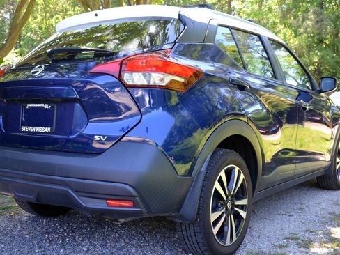 Used 2019 Nissan Kicks SV image 5