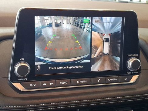 Used 2021 Nissan Rogue SL image 4