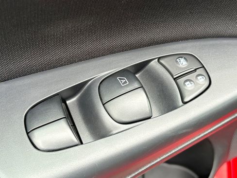 Used 2016 Nissan Sentra SR image 12