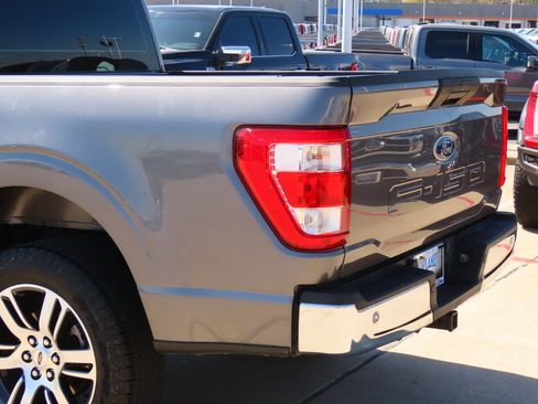 Used 2017 Ford F150 XLT w/ Equipment Group 302A Luxury image 15