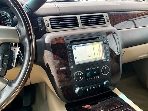 Used 2012 GMC Yukon Denali AWD/4WD image 6