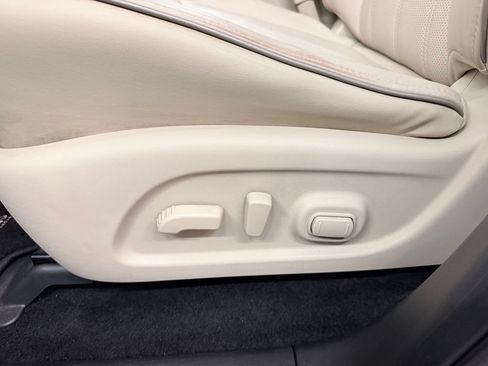 Used 2019 INFINITI QX60 Luxe w/ Essential Package FWD image 10