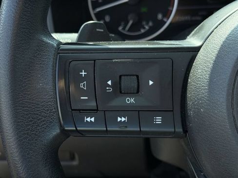 Used 2023 Nissan Rogue S AWD/4WD image 13