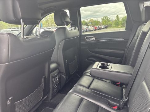 Used 2014 Jeep Grand Cherokee Limited w/ Luxury Group II AWD/4WD image 16