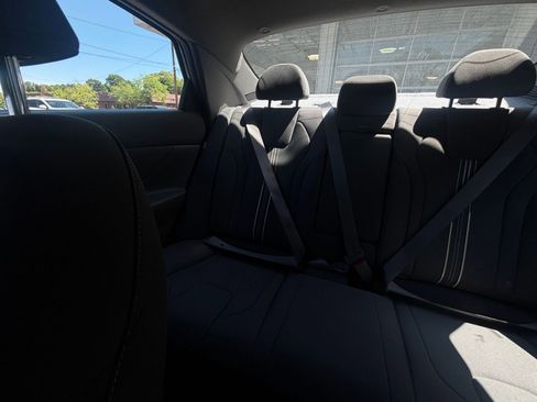 Used 2025 Hyundai Elantra SEL FWD image 41