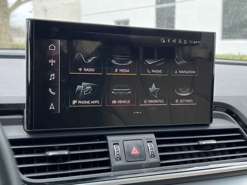 Used 2025 Audi Q5 2.0T Premium w/ Convenience Plus Package image 24