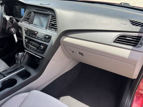Used 2016 Hyundai Sonata SE FWD image 24
