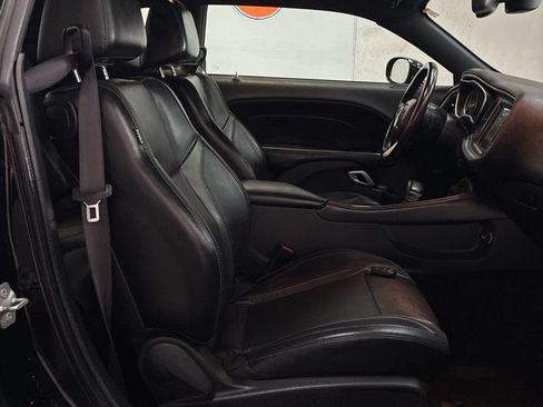 Used 2015 Dodge Challenger SXT Plus RWD image 6