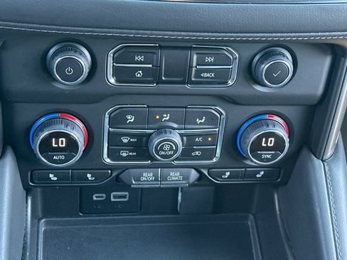 Used 2024 Chevrolet Tahoe LT RWD image 27