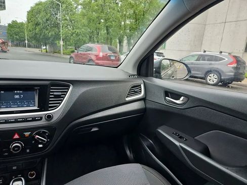 Used 2018 Hyundai Accent SE FWD image 15