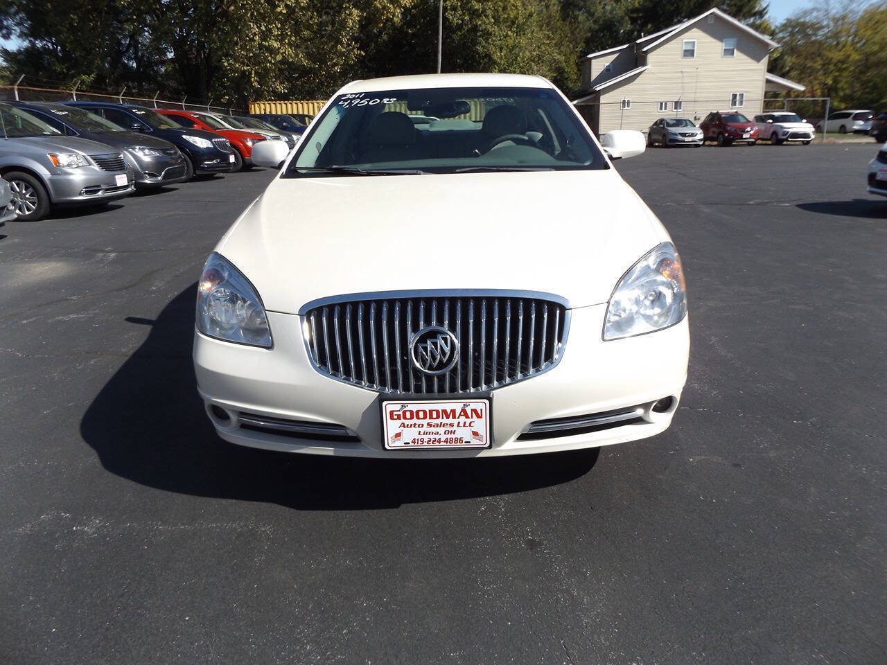 Used 2011 Buick Lucerne CXL FWD image 2