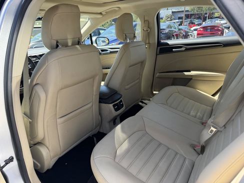 Used 2014 Ford Fusion SE w/ Equipment Group 202A FWD image 23