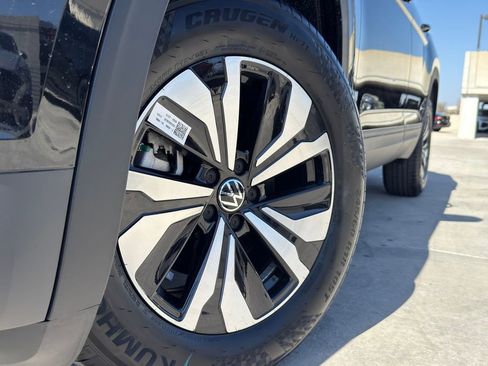 New 2026 Volkswagen Atlas SE image 5