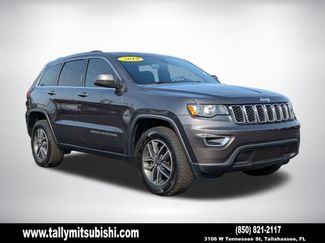 Used 2019 Jeep Grand Cherokee Laredo w/ 18" Wheel & 8.4" Radio Group AWD/4WD video 1