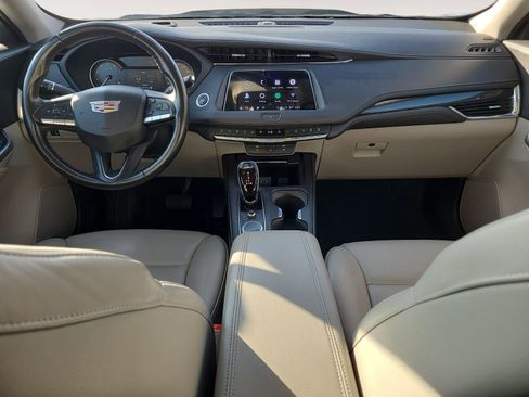 Used 2023 Cadillac XT4 Premium Luxury image 10