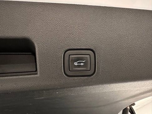 Used 2025 Buick Enclave Preferred FWD image 24