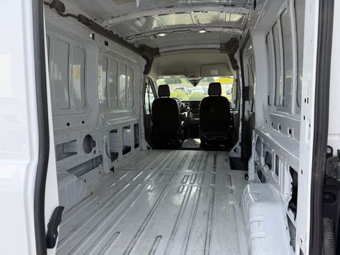 Used 2023 Ford Transit 250 Medium Roof RWD image 25