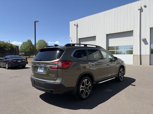 Used 2023 Subaru Ascent Touring AWD/4WD image 5