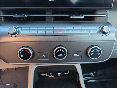 New 2026 Hyundai Kona SE image 28