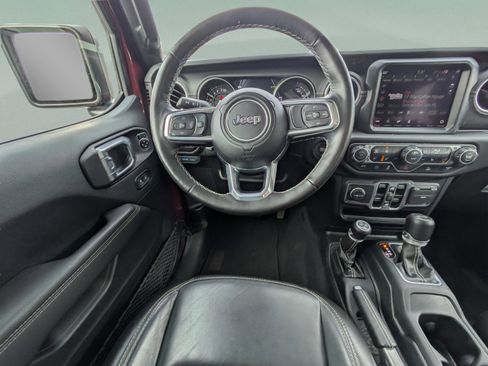 Used 2021 Jeep Wrangler Unlimited Sahara w/ Cold Weather Group image 18