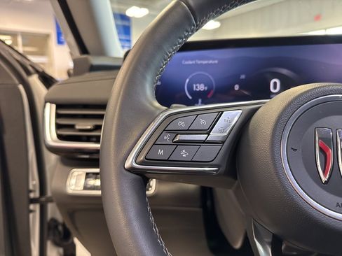 Used 2025 Buick Envision Preferred image 18